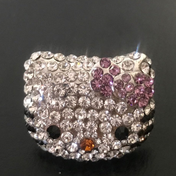 X LARGE PURPLE BOW HELLO KITTY CRYSTAL RING - Picture 1 of 2